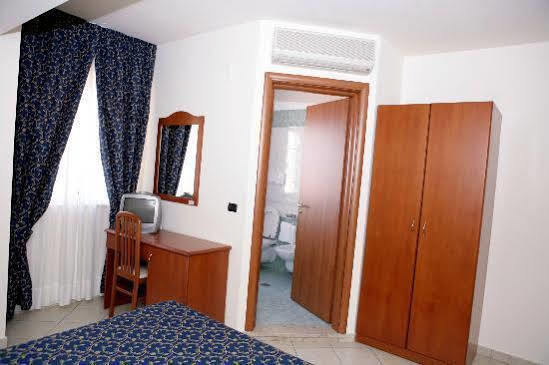 Hotel Castelmonardo Filadelfia Exterior photo